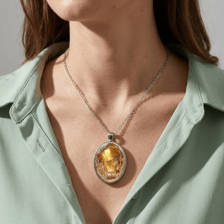 Nativity Glass Collar