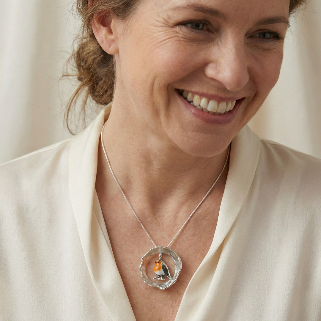 Elegant Avian-Inspired Collar
