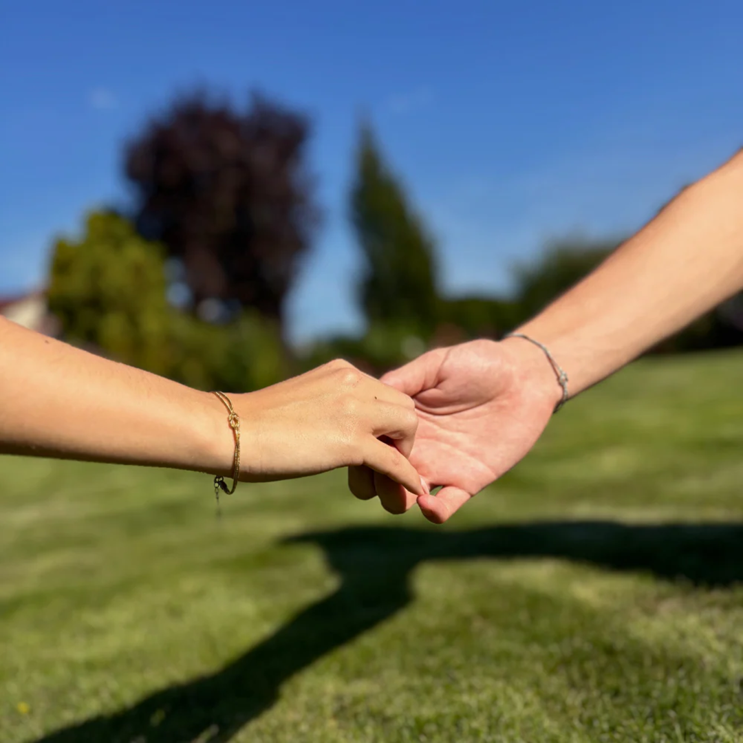 Elegance Knot Bracelet – A Symbol of Unity