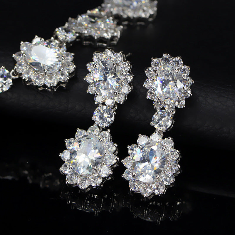 Queen Jewelry Set: Earrings & Necklace