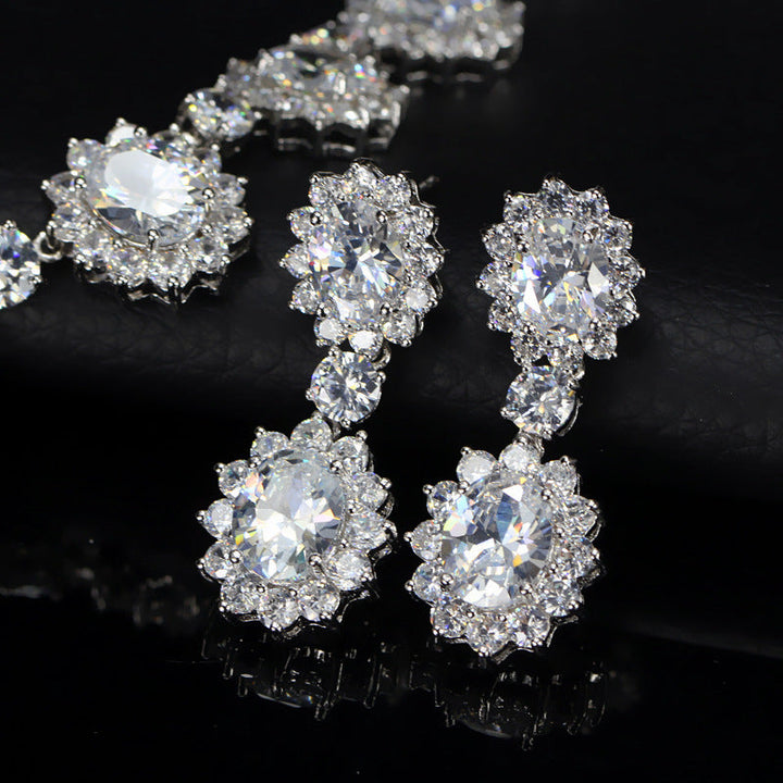Queen Jewelry Set: Earrings & Necklace