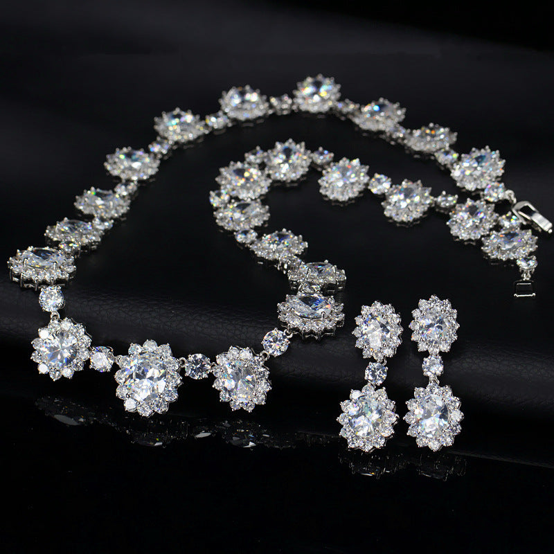 Queen Jewelry Set: Earrings & Necklace