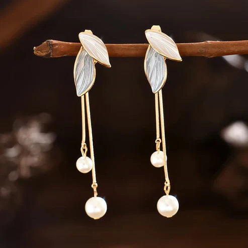 Elegant Leaf-Shaped Pearl Earrings
