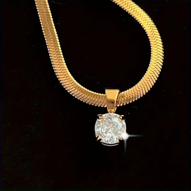 Elegant Gold Valentina Collar