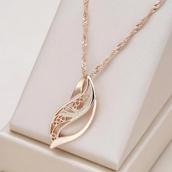 Chic Gold Harmony Necklace