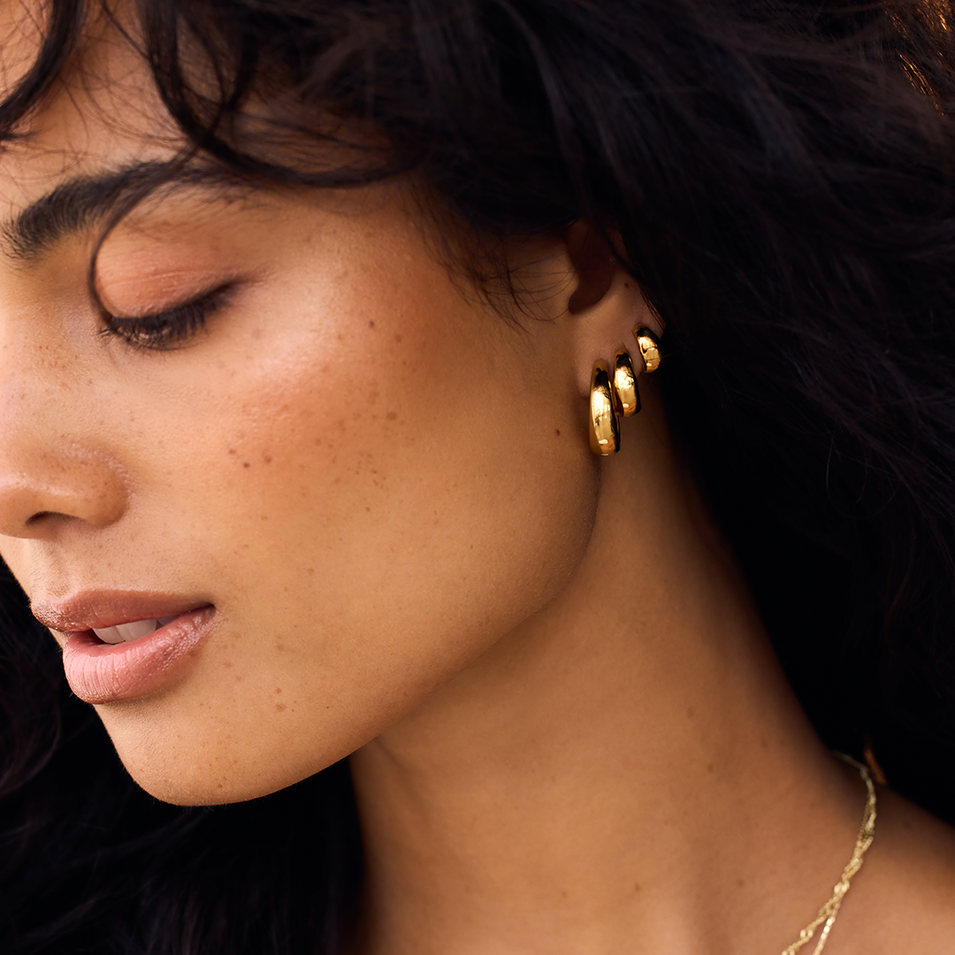 Gold Elegant Hoop Earrings