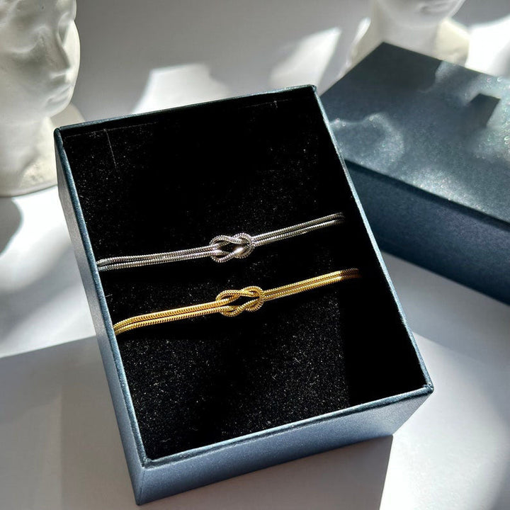 Elegance Knot Bracelet – A Symbol of Unity