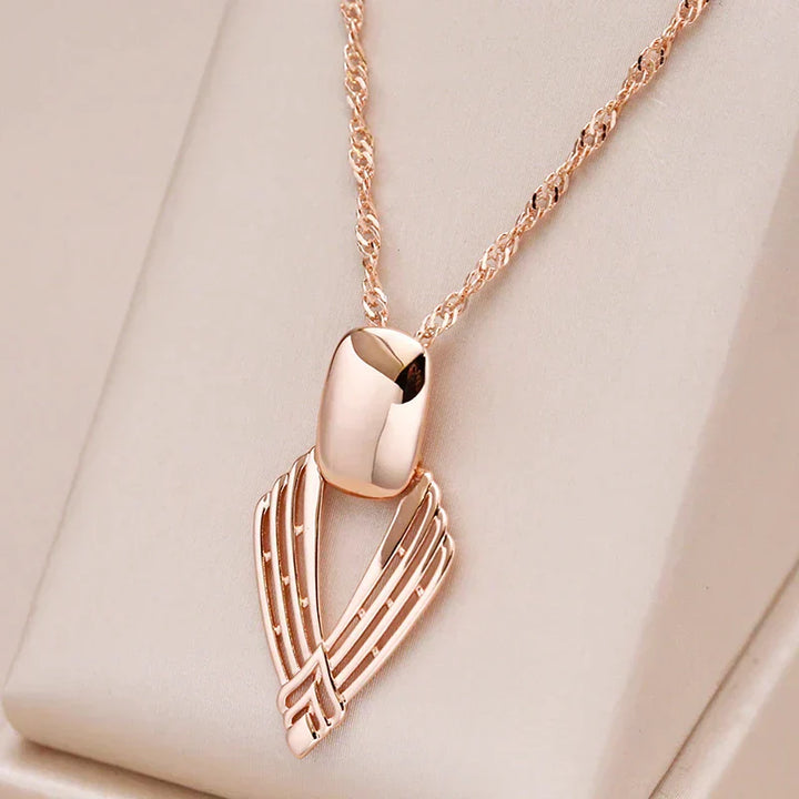 Chic Dark Gold Necklace