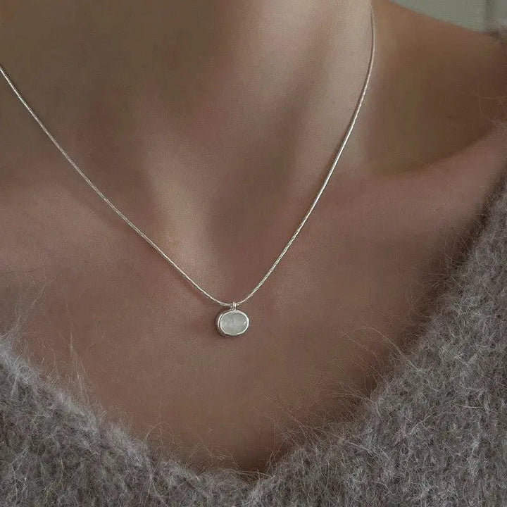 Classic Silver Collar with Solitaire Pendant