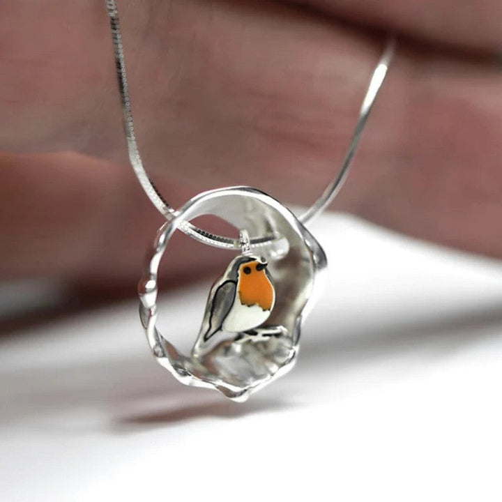 Elegant Avian-Inspired Collar
