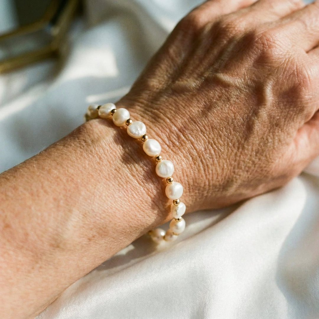 Vintage White Pearl and Gold Bracelet
