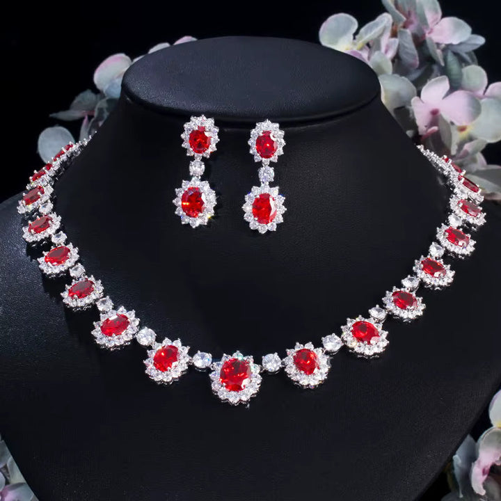 Queen Jewelry Set: Earrings & Necklace
