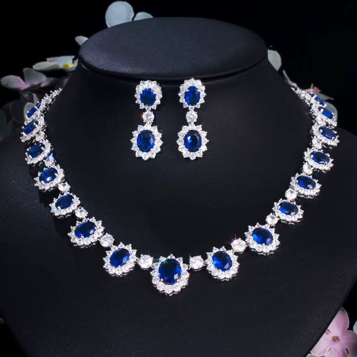 Queen Jewelry Set: Earrings & Necklace