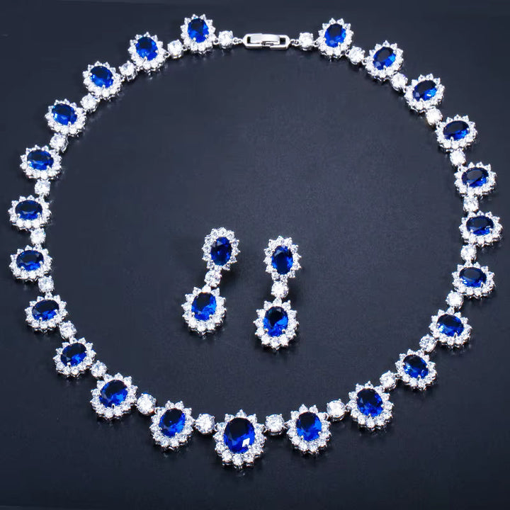 Queen Jewelry Set: Earrings & Necklace