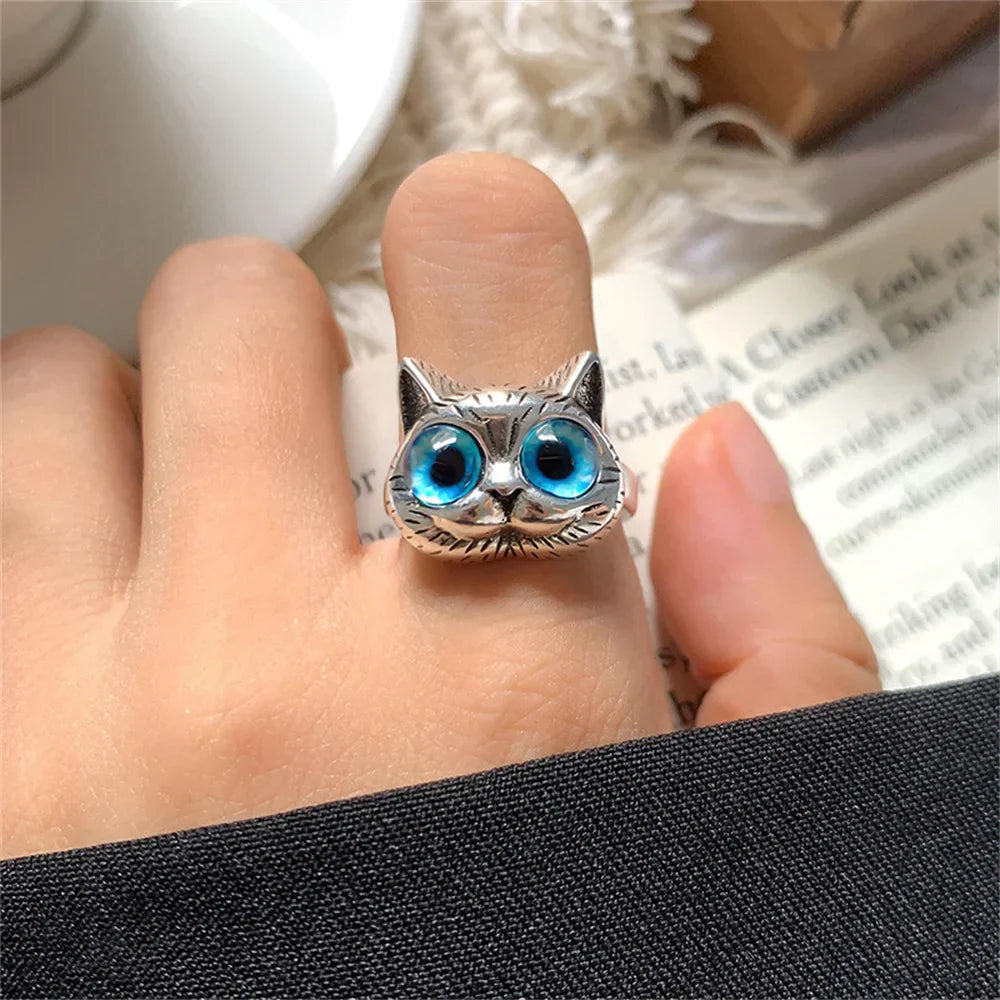 Vintage Silver Cat Ring with Blue Eyes – Perfect for Cat Lovers