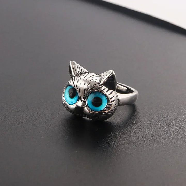 Vintage Silver Cat Ring with Blue Eyes – Perfect for Cat Lovers