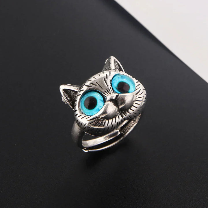 Vintage Silver Cat Ring with Blue Eyes – Perfect for Cat Lovers