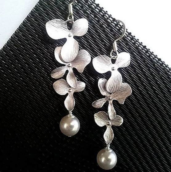 Silver Petal Necklace & Earring Set