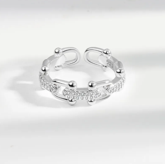 Hollow Horseshoe Chain Ring