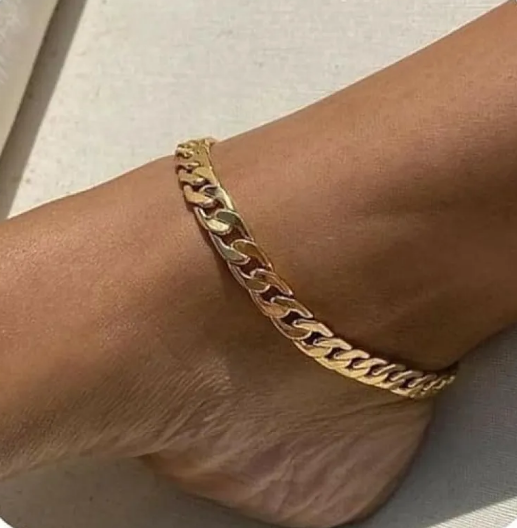 Beach-Ready Chain Ankle Bracelet