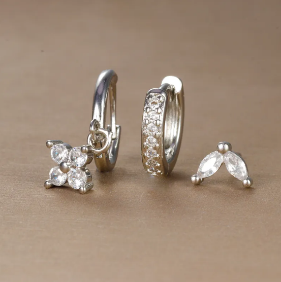 Diamond Flower-Shaped Earrings Set
