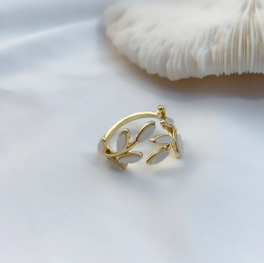 Mother of Pearl Leaf Alloy Ring