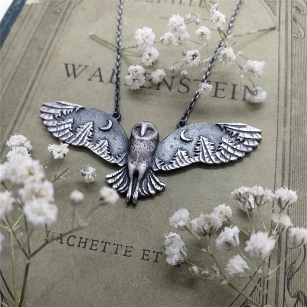 Retro Owl-Inspired Collar