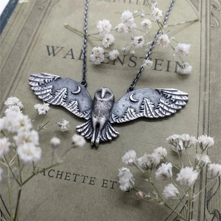 Retro Owl-Inspired Collar