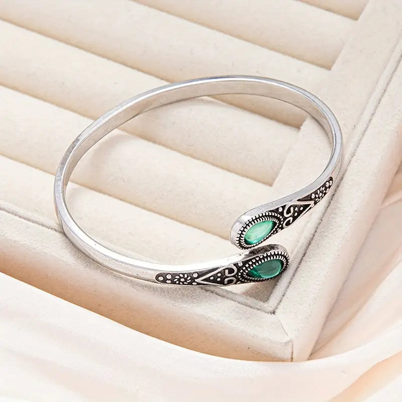 Chic Emerald Bracelet