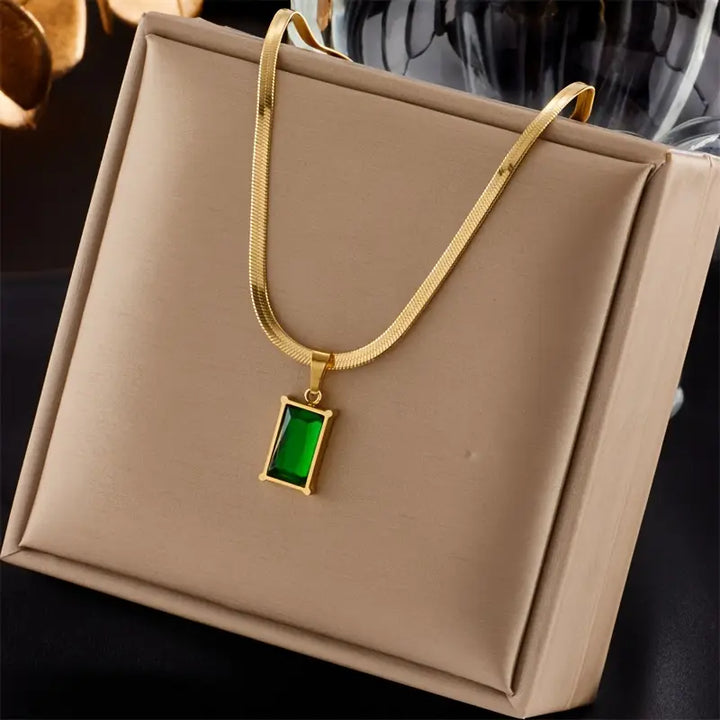 Elegant Emerald Jewelry Set