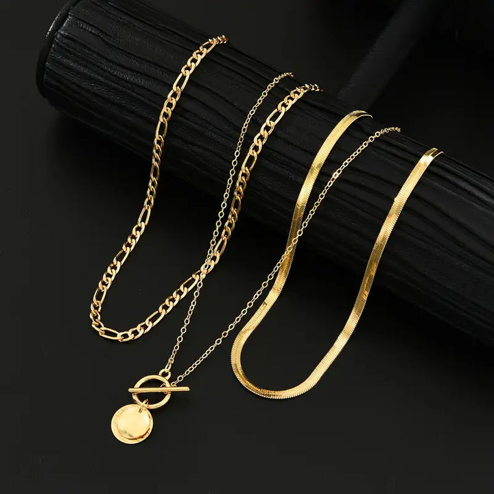 Savira Gold Textured Coin Necklace