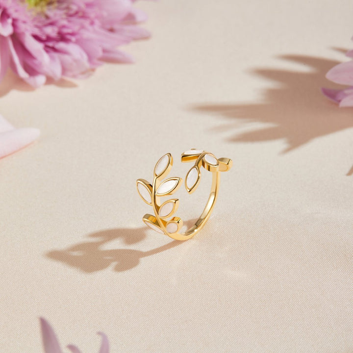 Radiant Leaf Gold Ring