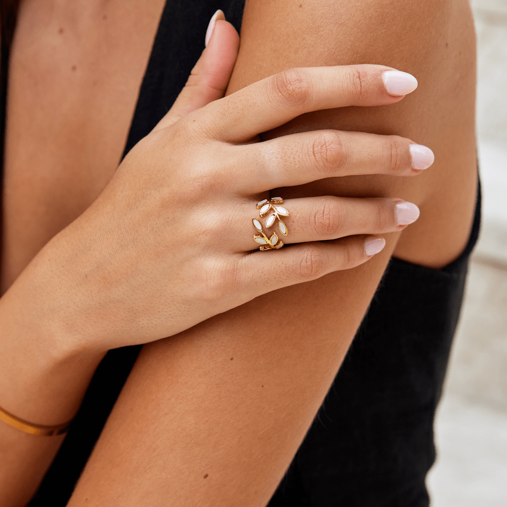 Radiant Leaf Gold Ring