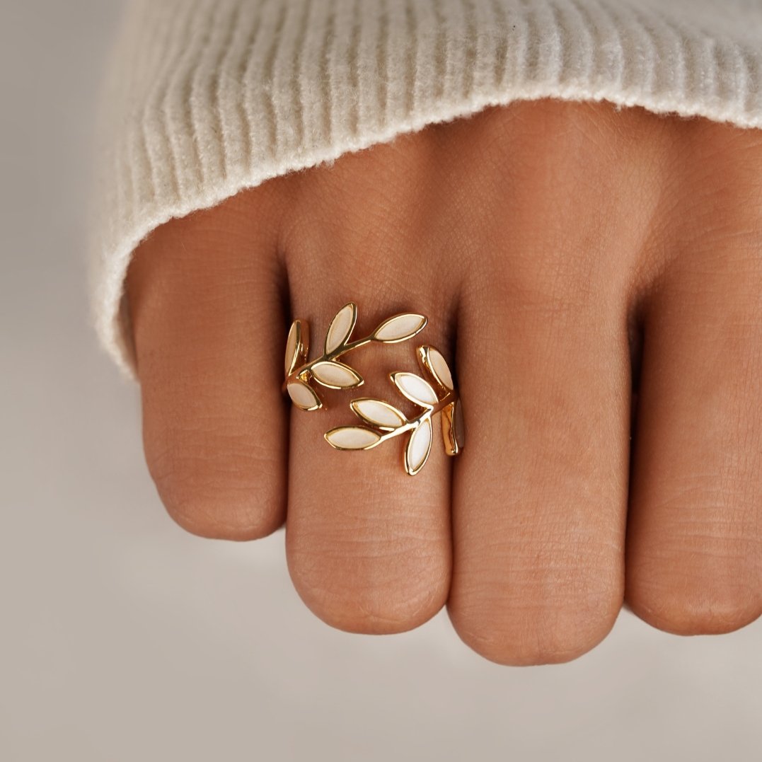 Radiant Leaf Gold Ring