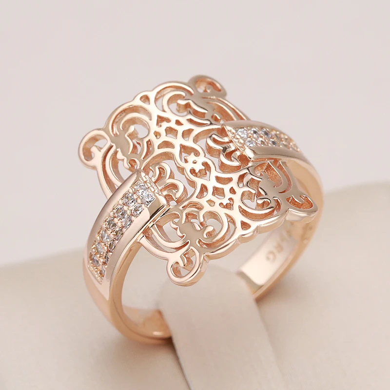 Chic Ivy Ring
