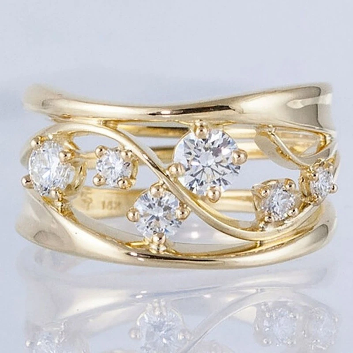 Chic Gold-Plated Ring with Sparkling Zirconia