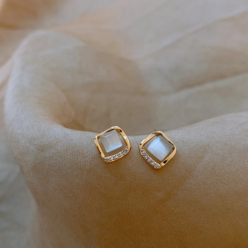 Chic Golden Moonstone Earrings