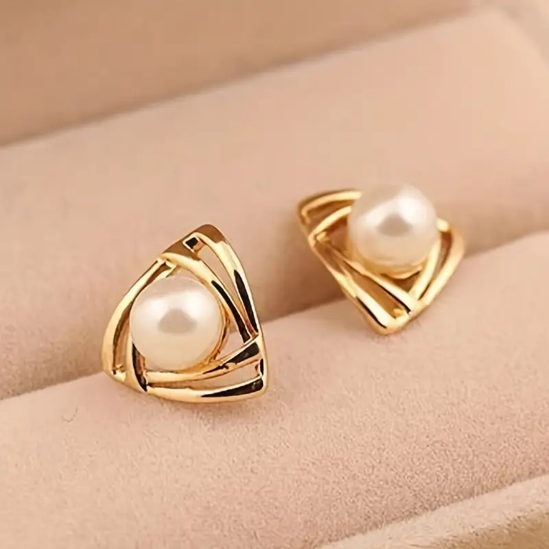 Chic Pearl and Gold Earrings