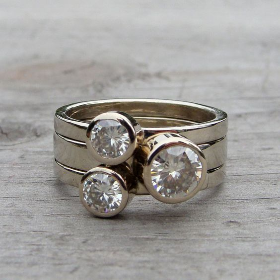 Vintage Triple Zirconia Ring