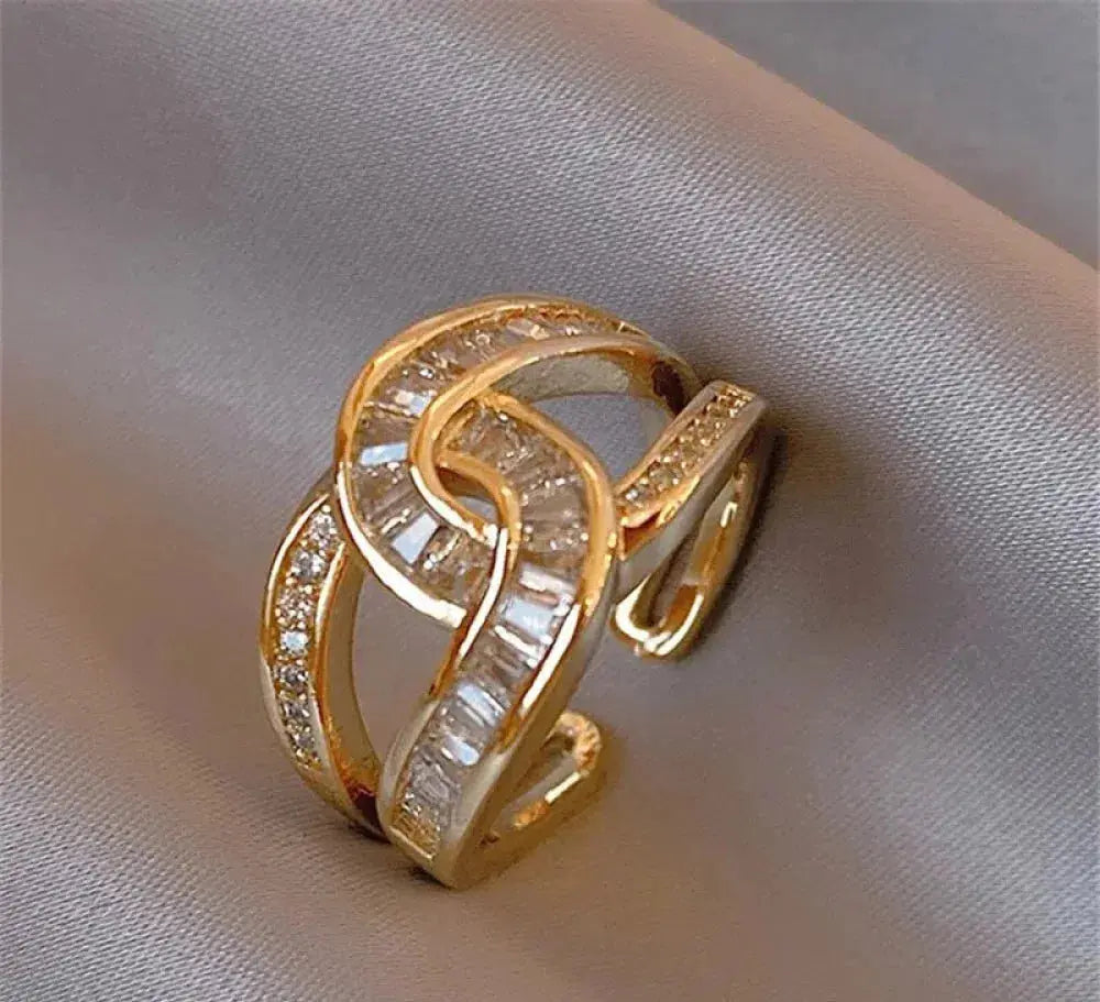 Chic Knot Ring