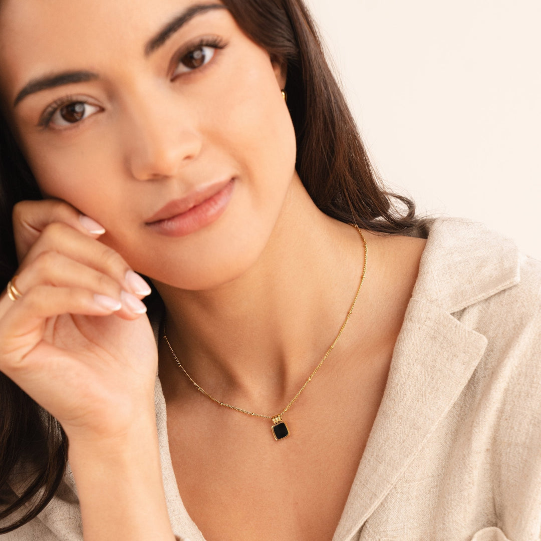 Black Lucia Pendant Necklace