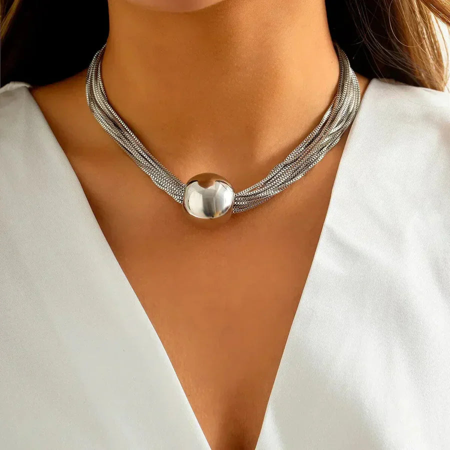 Chic Gold Necklace
