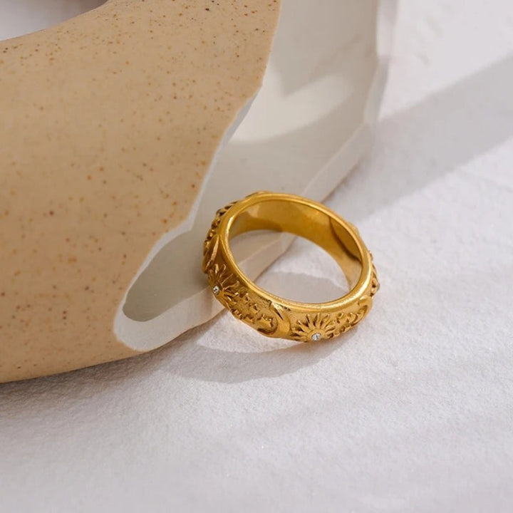 Celestial Vintage Ring: Sun, Moon & Star Design
