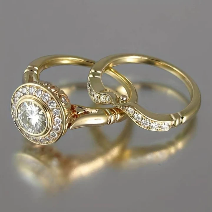 Vintage Gold Ring with Zirconia