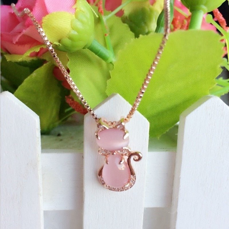 Charming Pink Stone Cat Collar with Zirconia Accents