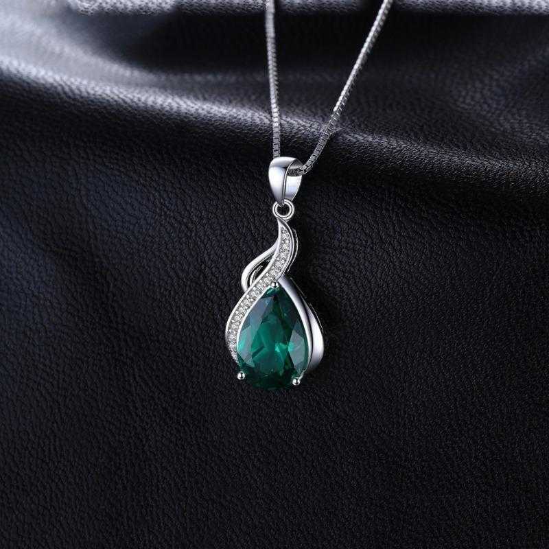 Leônia Emerald Stone Necklace