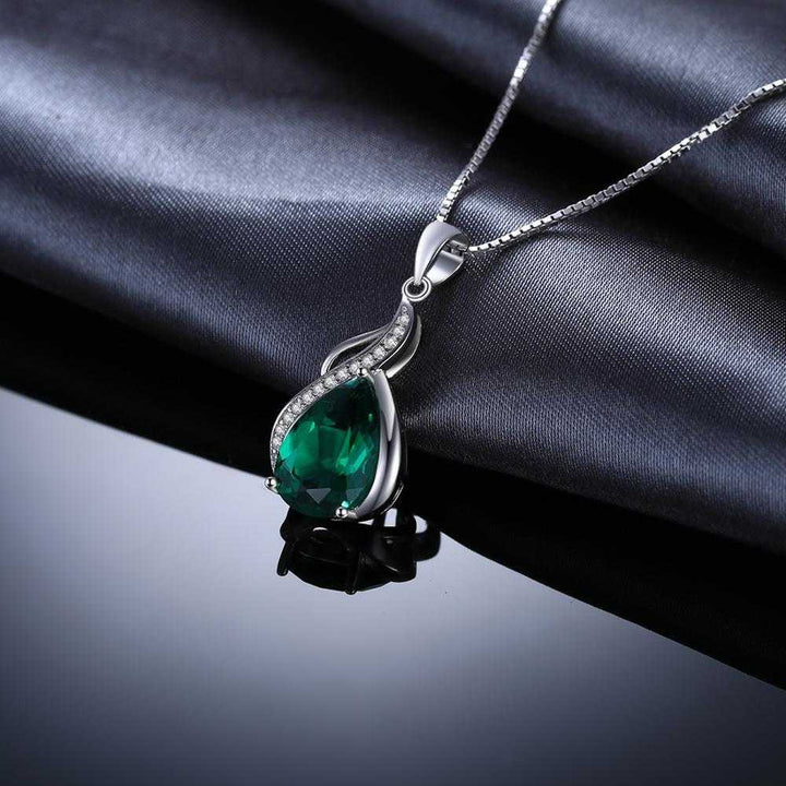 Leônia Emerald Stone Necklace